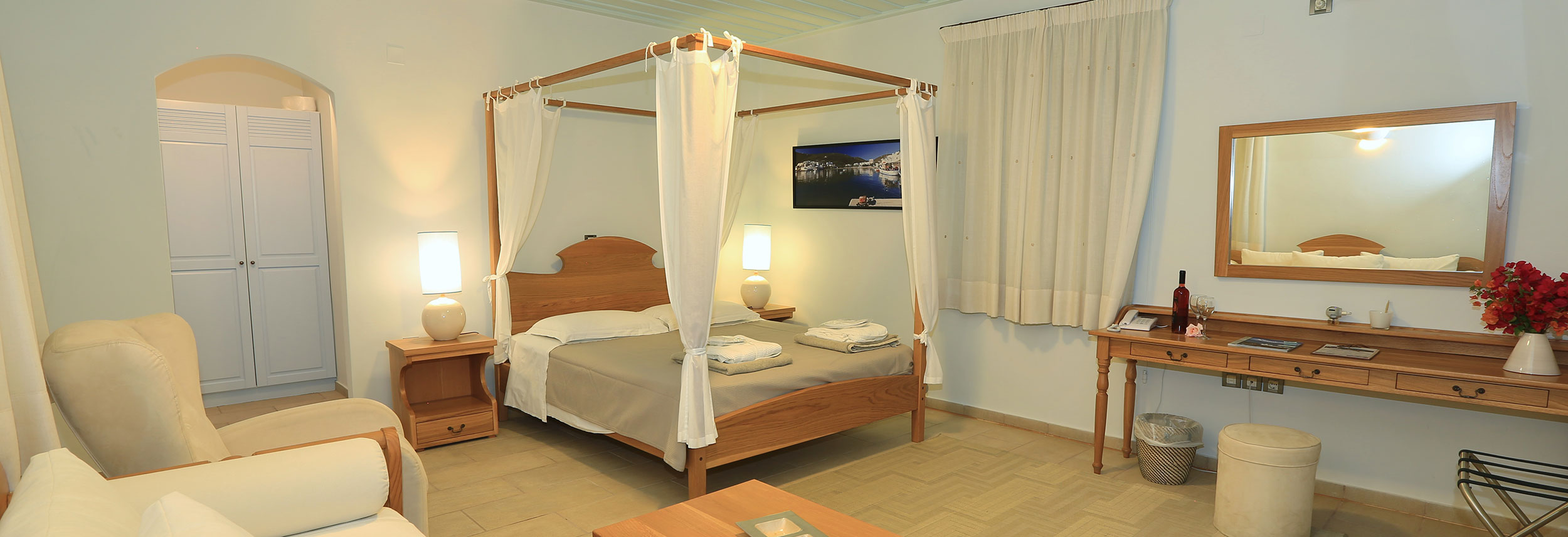 The junior suites at hotel Petali village in Sifnos