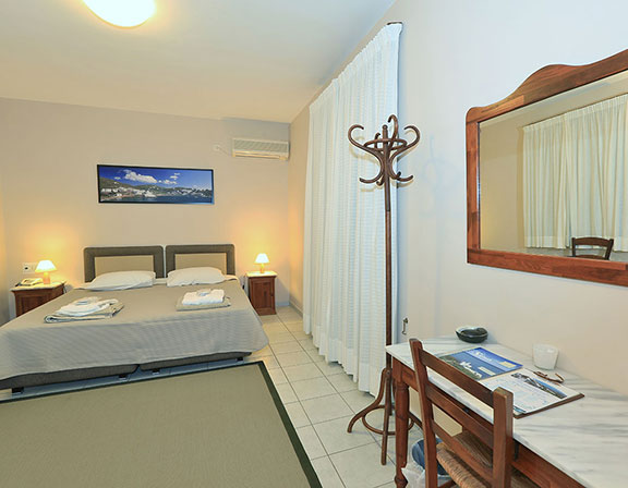 Room with double bed